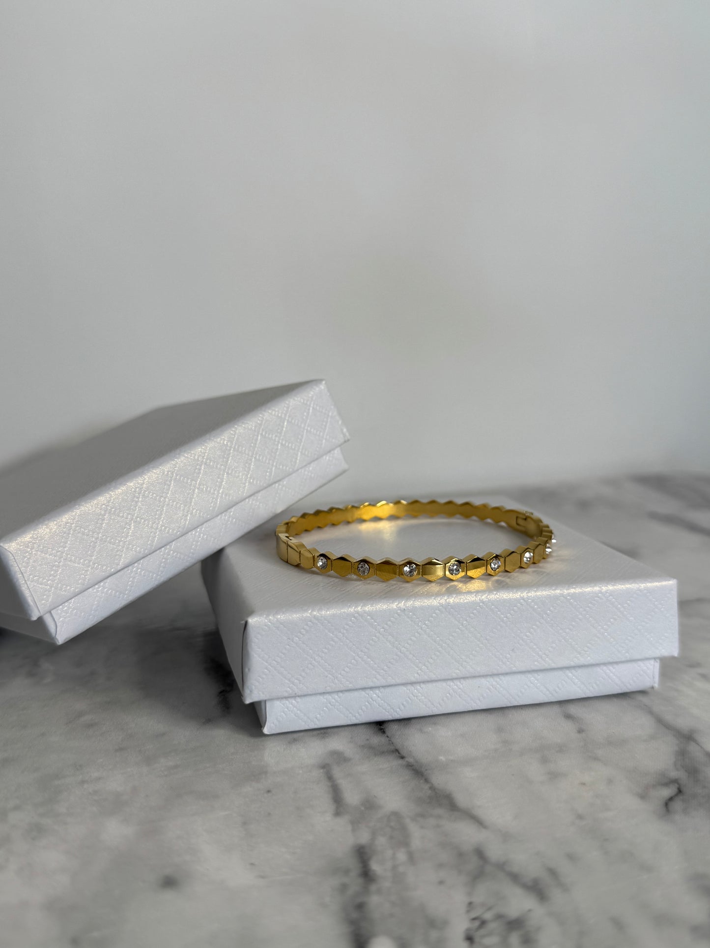 Frankie Clasp Bangle