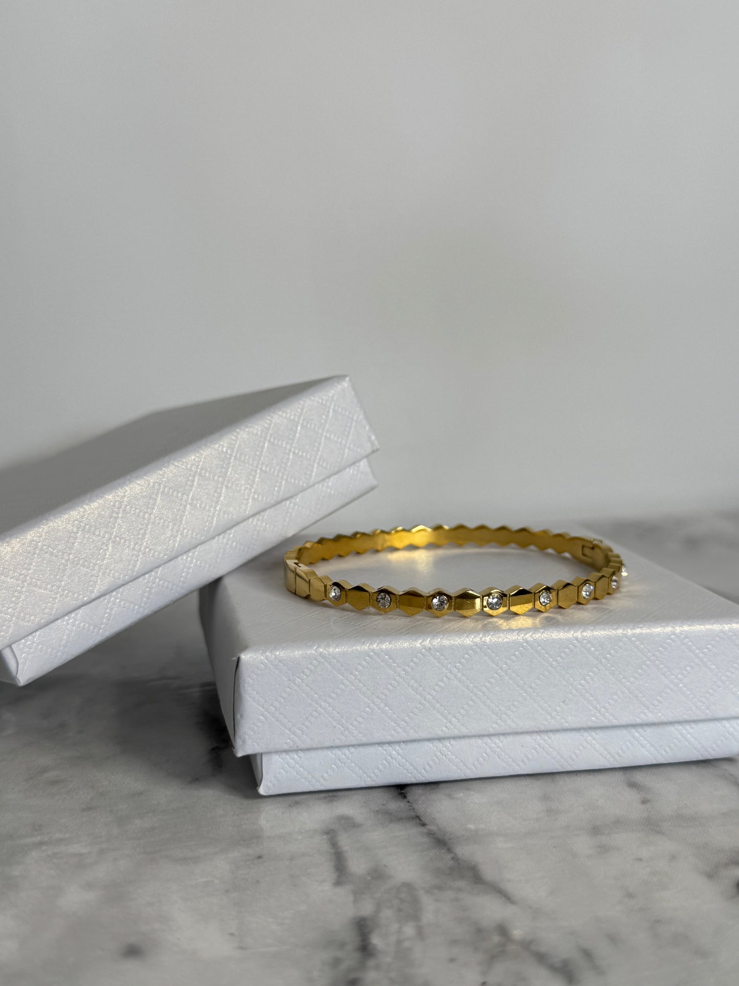Frankie Clasp Bangle