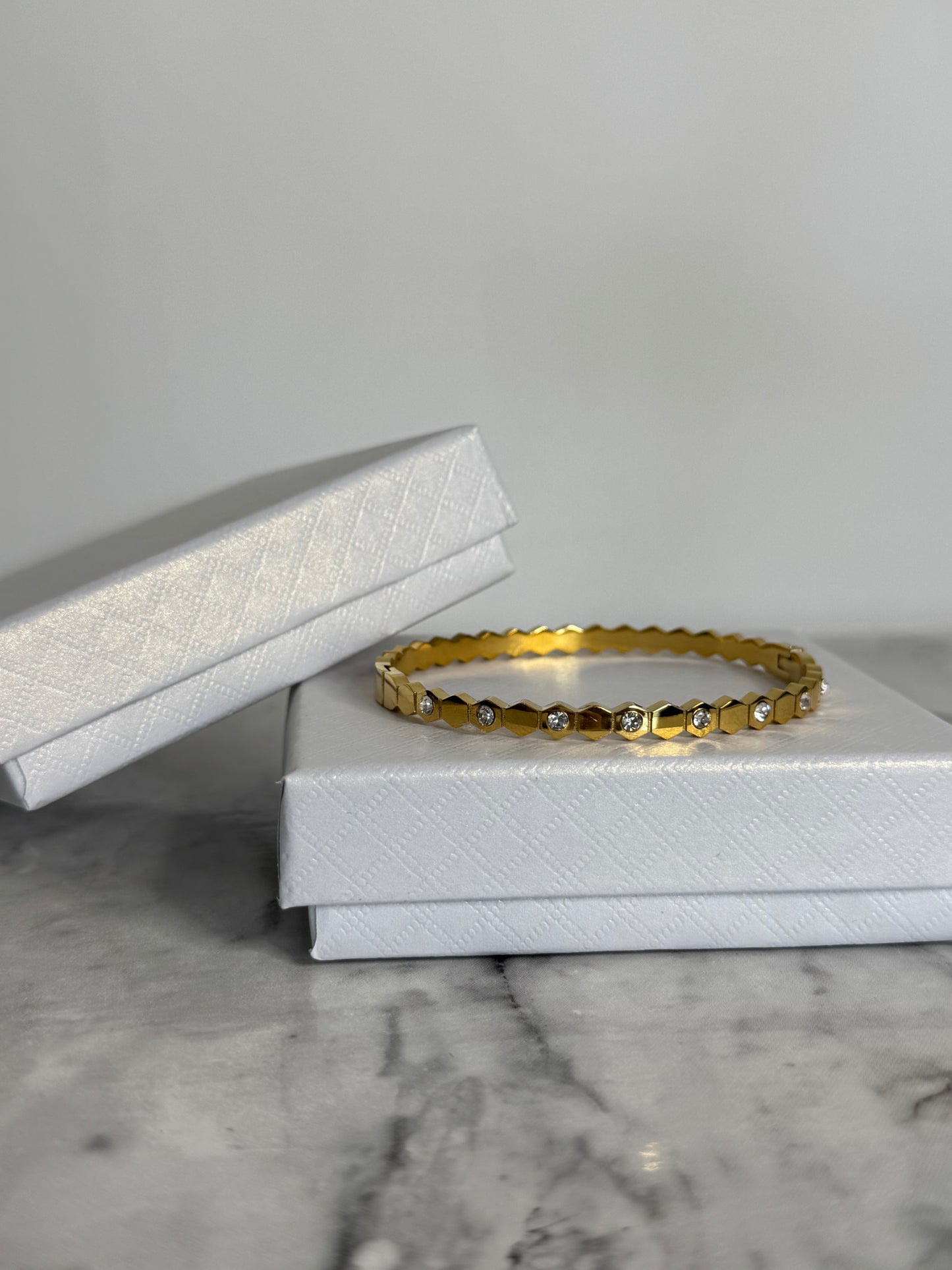Frankie Clasp Bangle