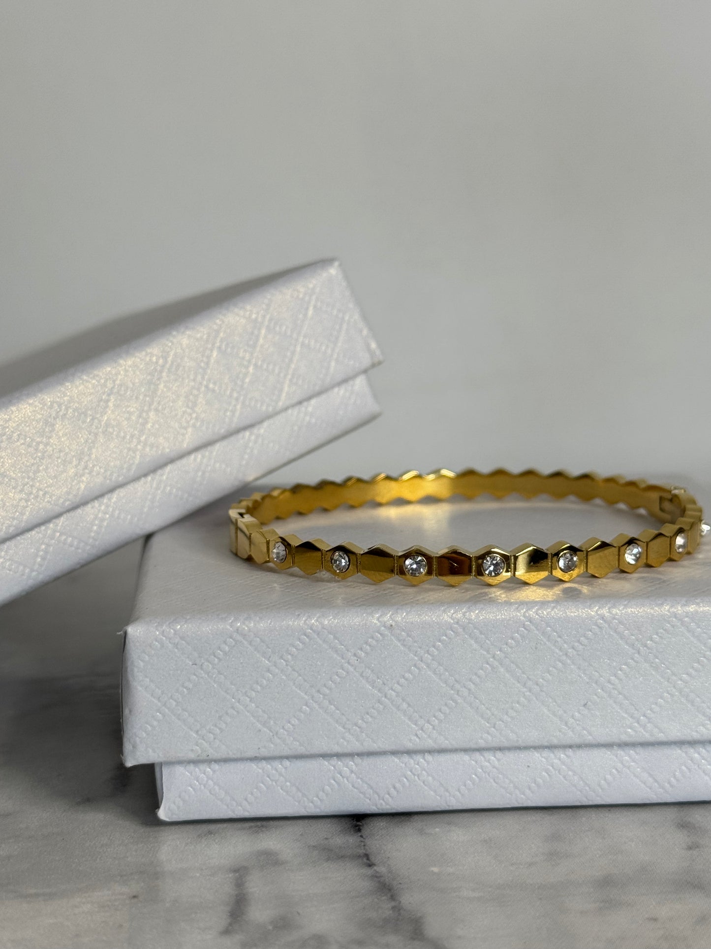 Frankie Clasp Bangle