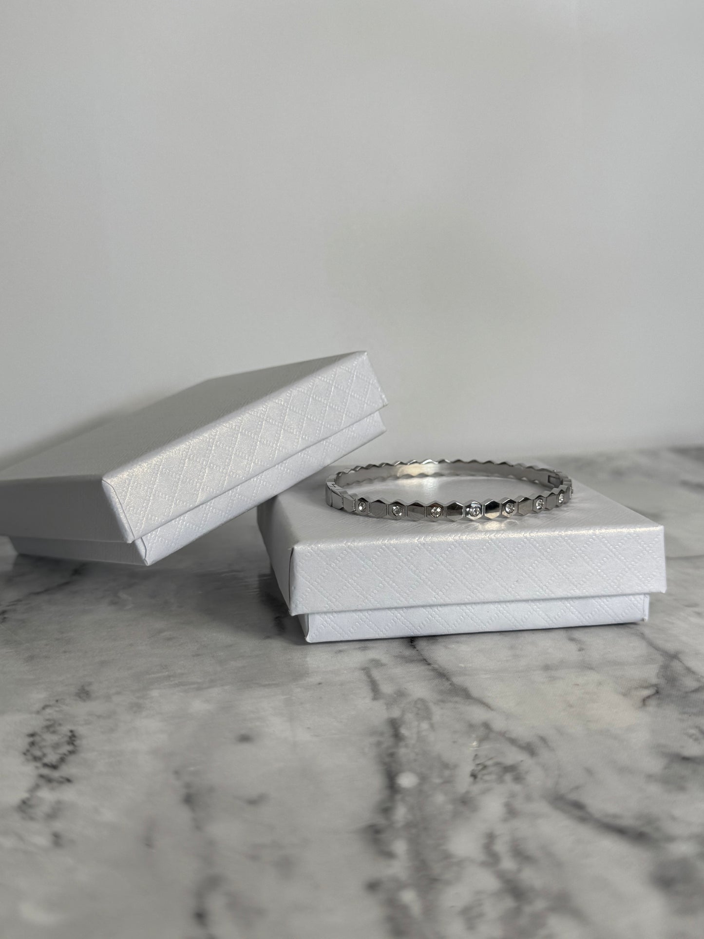 Frankie Clasp Bangle