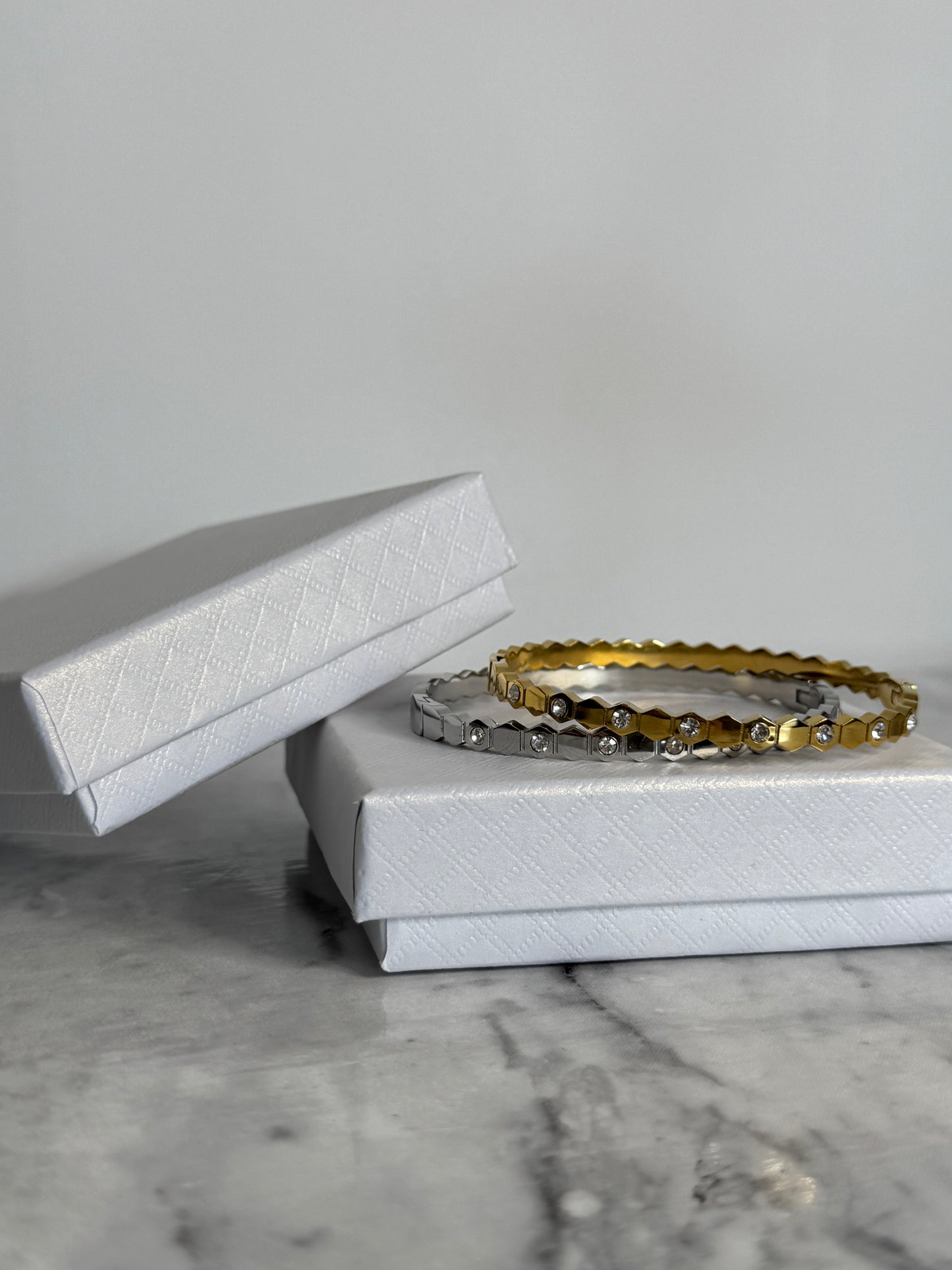 Frankie Clasp Bangle