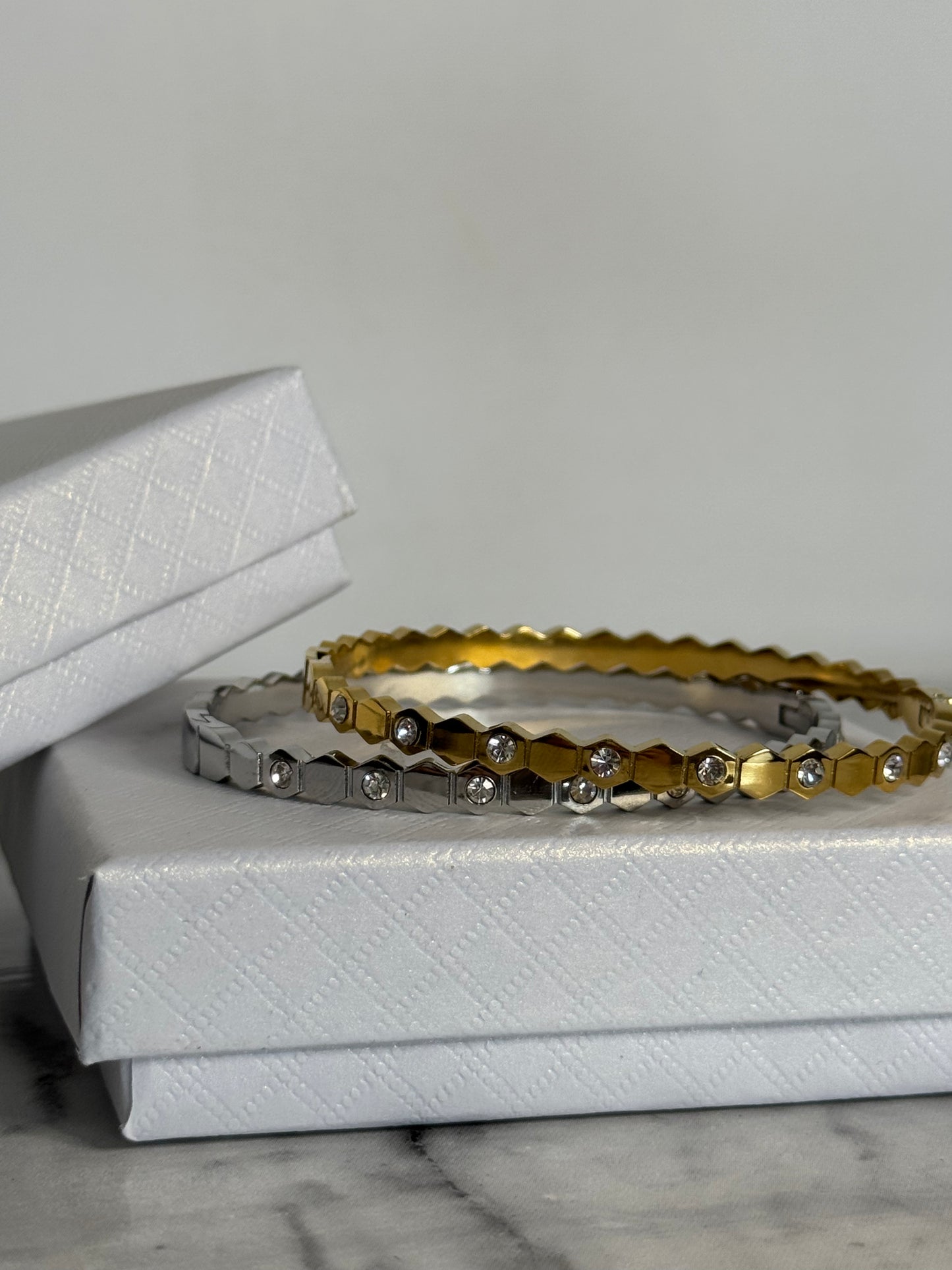 Frankie Clasp Bangle