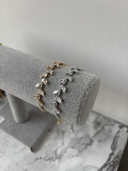 Isla leaf bracelet