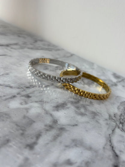 Thea Clasp Bangle