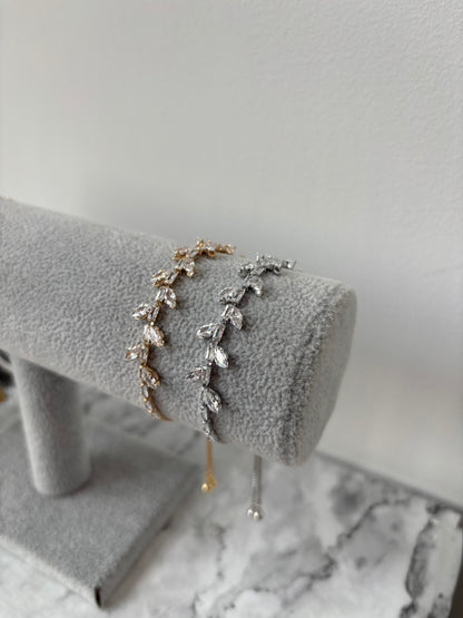 Isla leaf bracelet