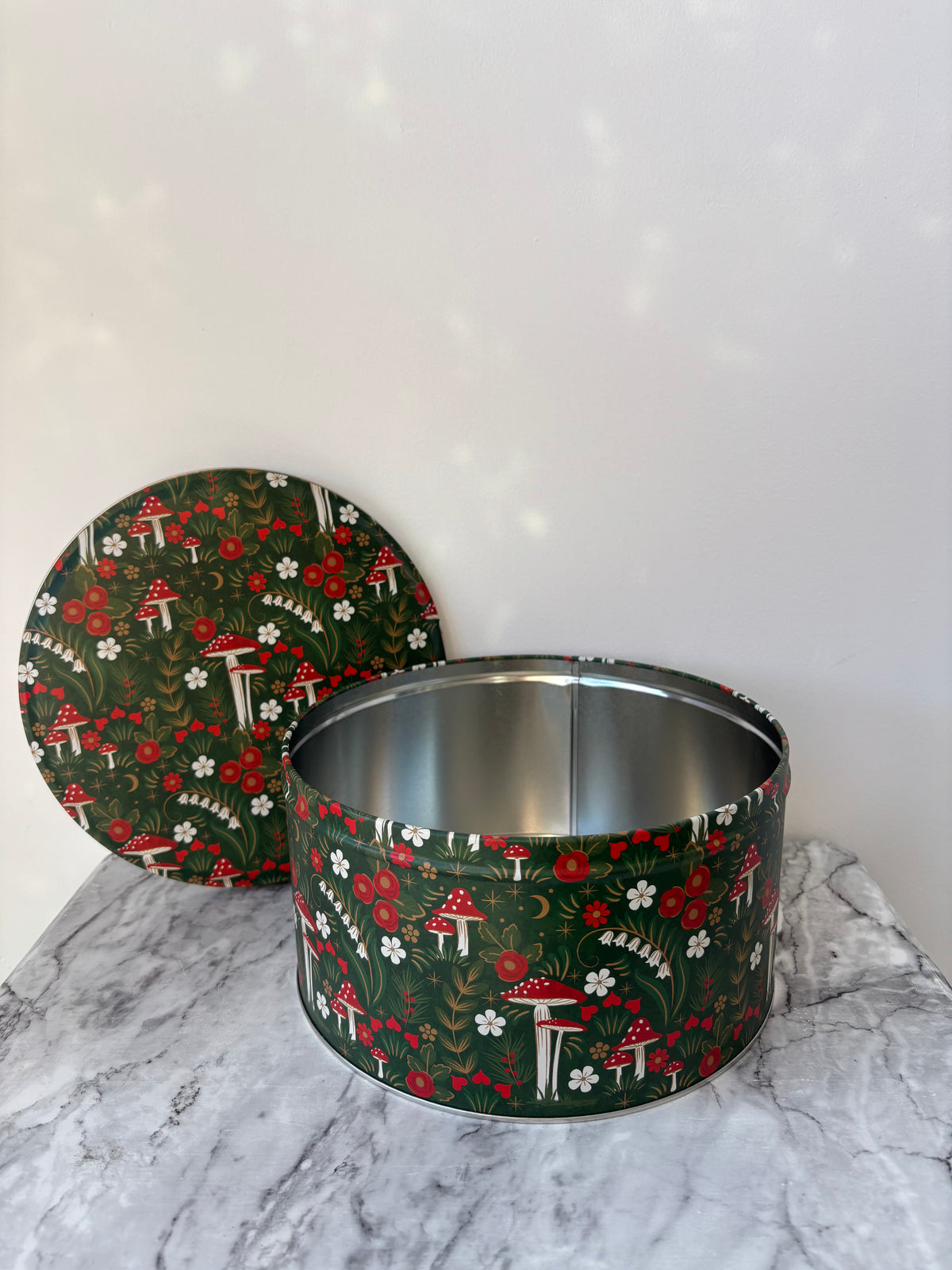 Fairy garden tin