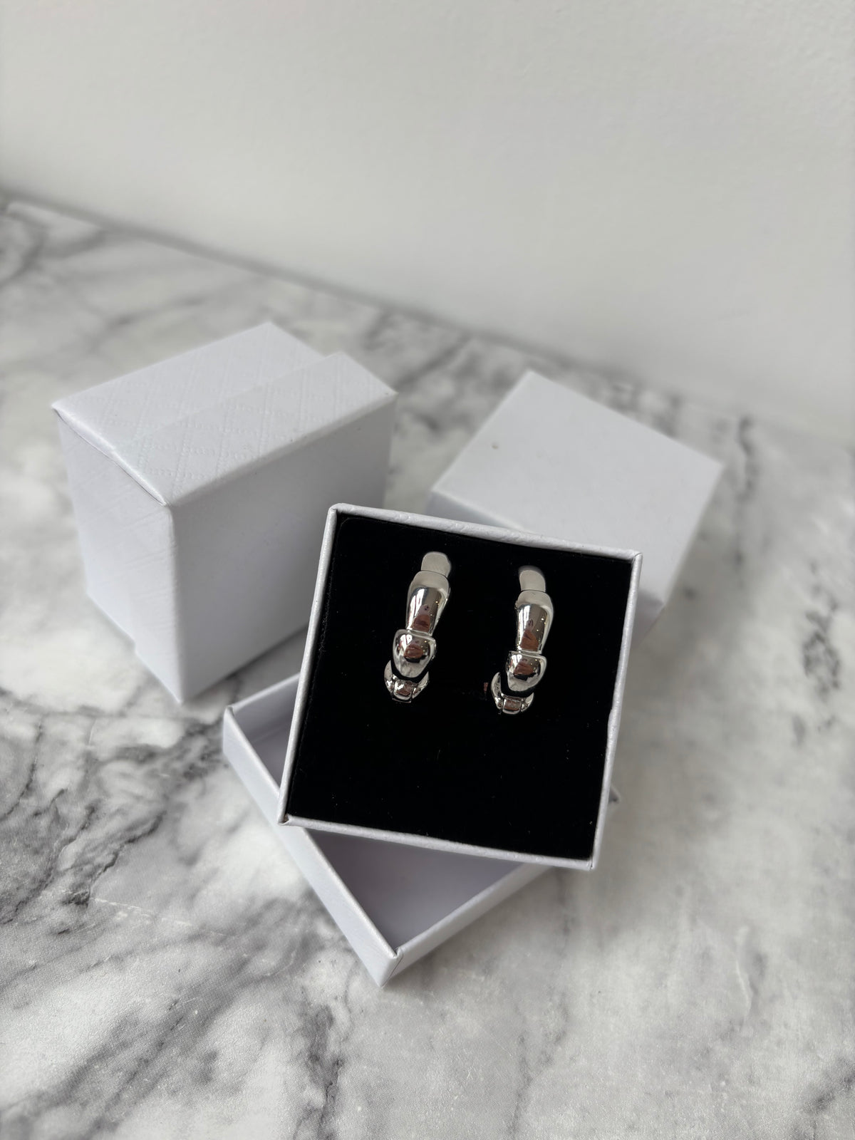 Nora teardrop hoop