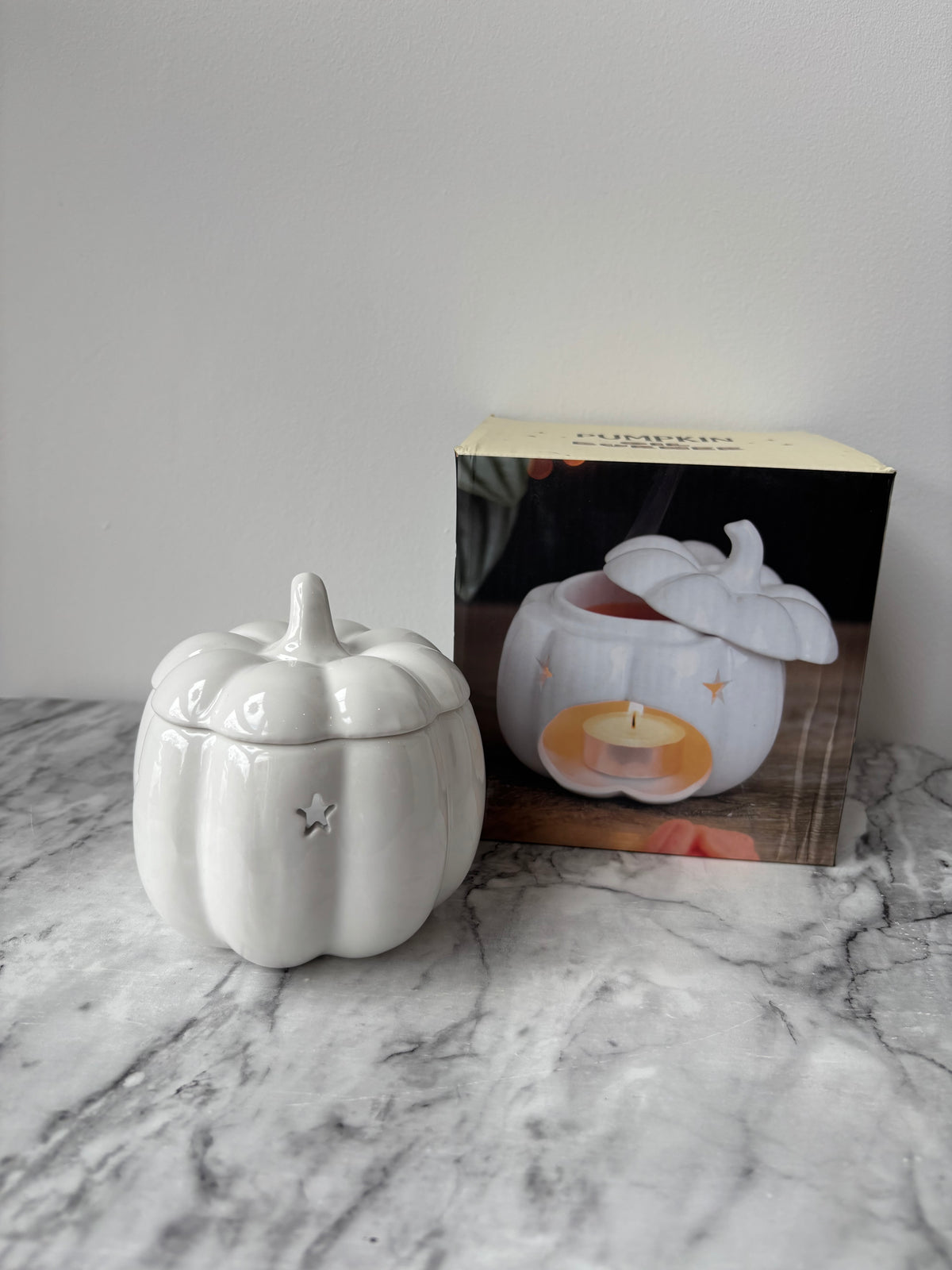 White pumpkin wax burner