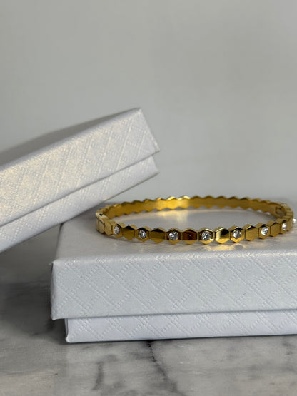 Frankie Clasp Bangle