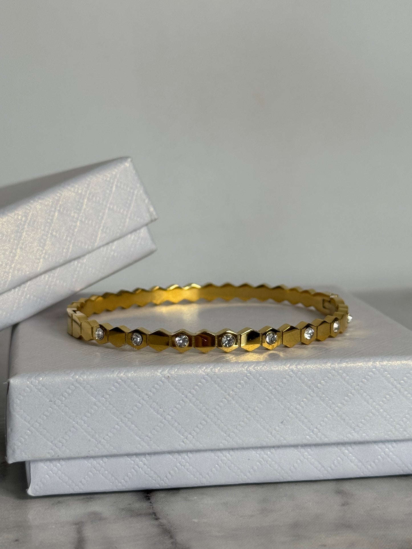 Frankie Clasp Bangle