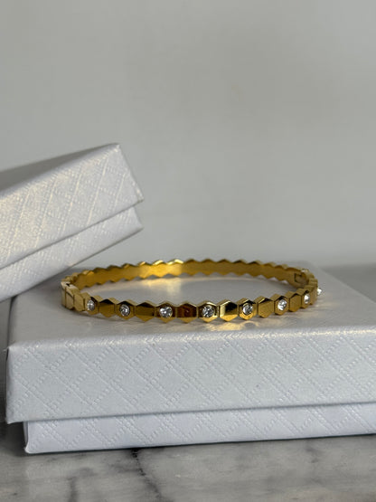 Frankie Clasp Bangle