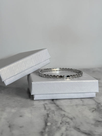 Frankie Clasp Bangle