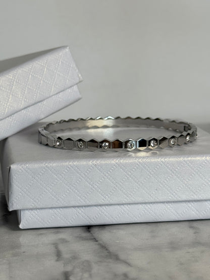 Frankie Clasp Bangle
