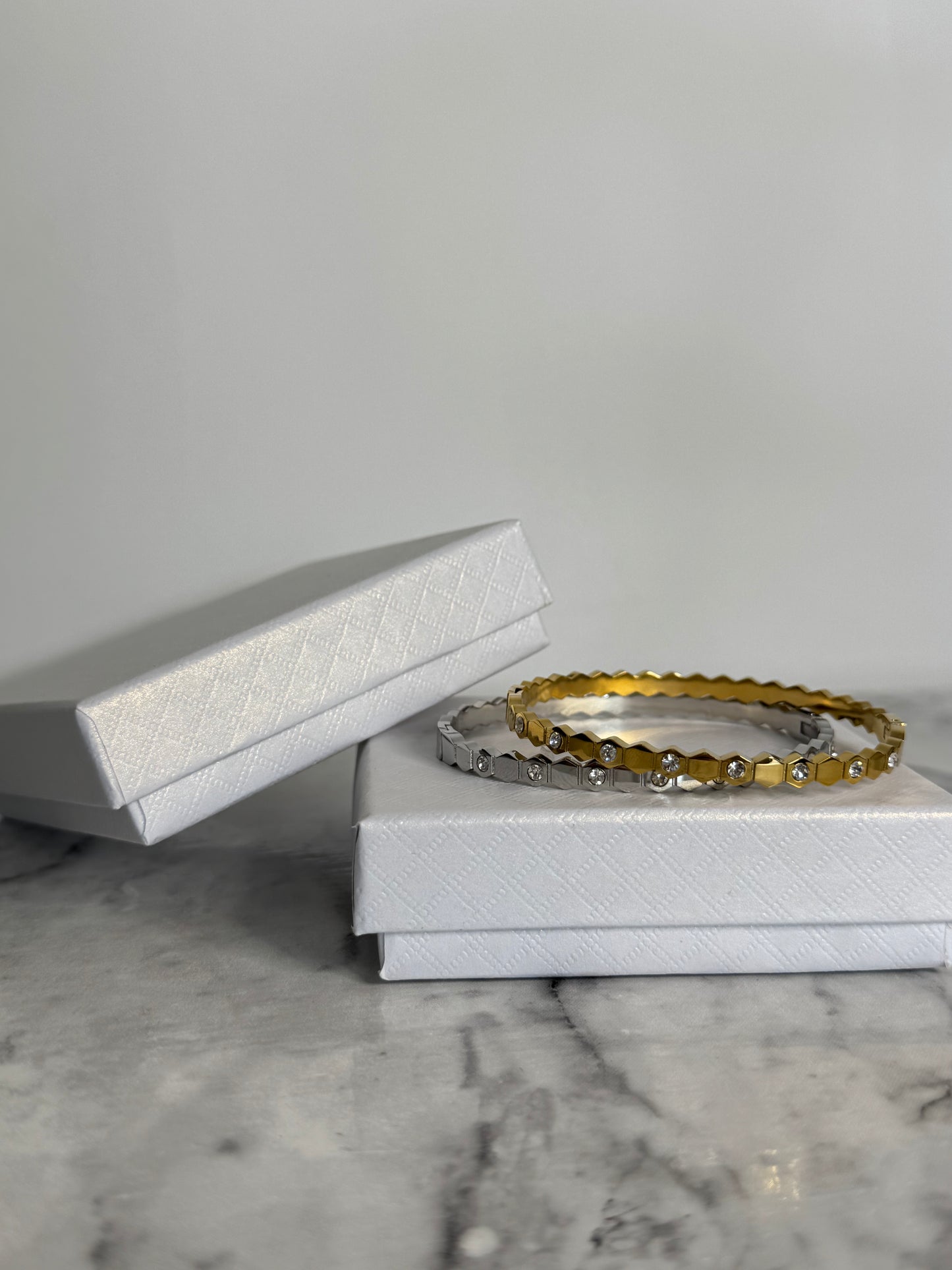 Frankie Clasp Bangle